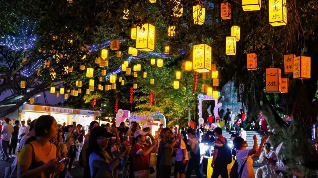 广州白云山摩星岭电梯重阳延时运营