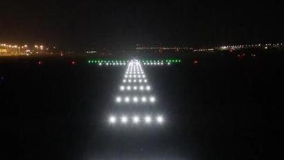 首次亮灯!白云机场第五跑道正式投运