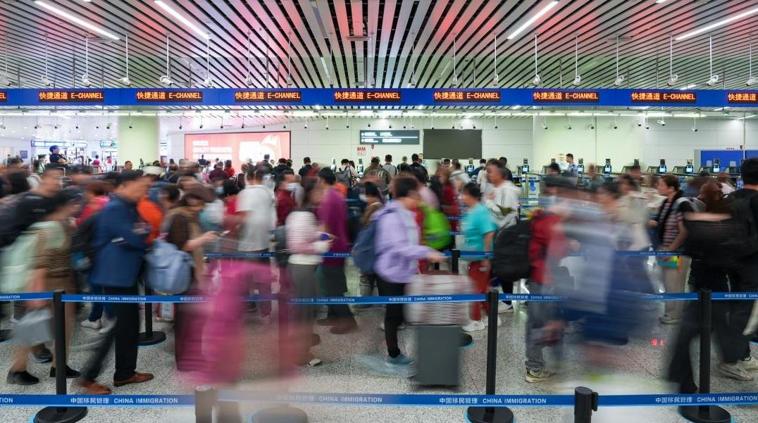 截至11月9日5时,白云机场口岸今年出入境客流量突破去年总量