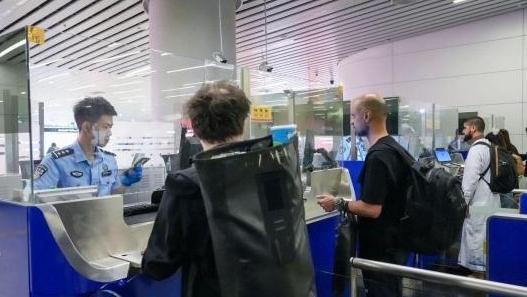 客货两旺!广州边检查验出入境人员超去年总量