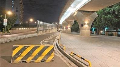 违停车辆消失 居民点赞