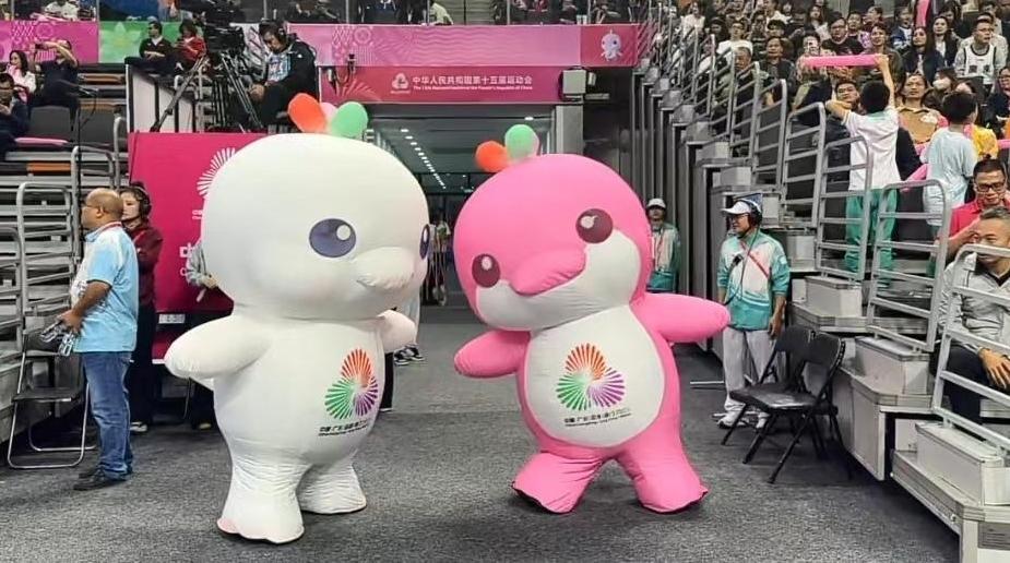 最开心的是把快乐带给大家！“乐融融”萌翻出彩是这样炼成的