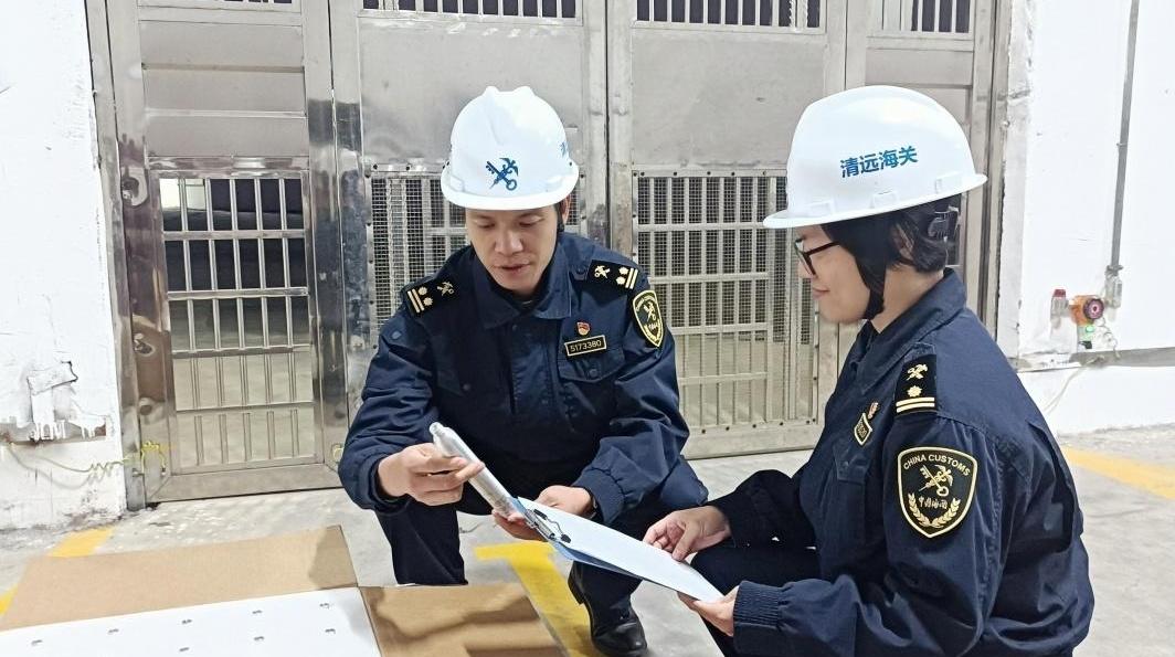 海关全力护航残特奥会火炬燃料瓶安全高效通关