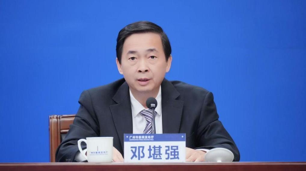 市规划和自然资源局：量身定制实施细则，确保法规精准落地