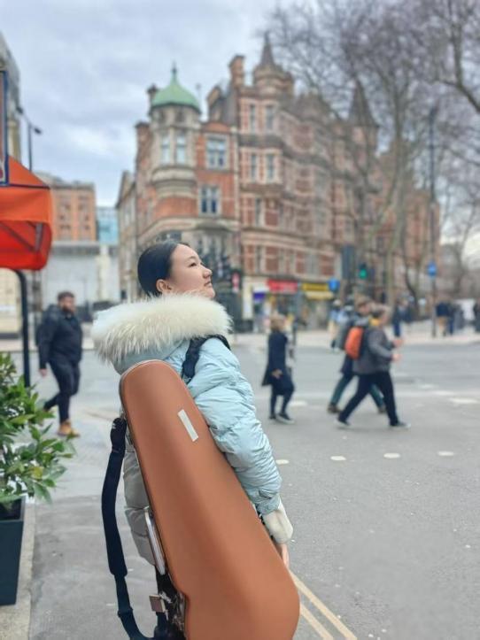 湾乐新“声”代 | 14岁“音乐小精灵”侯雅妮：用中提琴向世界讲述湾区故事