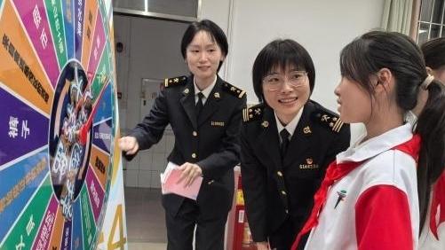 国家宪法日丨海关送法“进校园”“进企业”“进社区”