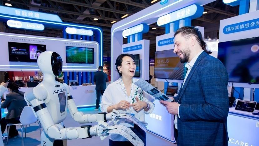 琶洲模方携11家孵化企业亮相全球智能机械展