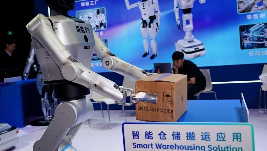 一场“AI+机器人”总动员,正在广州上演