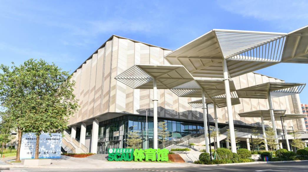 敞开的“怀抱”，见证拔节生长