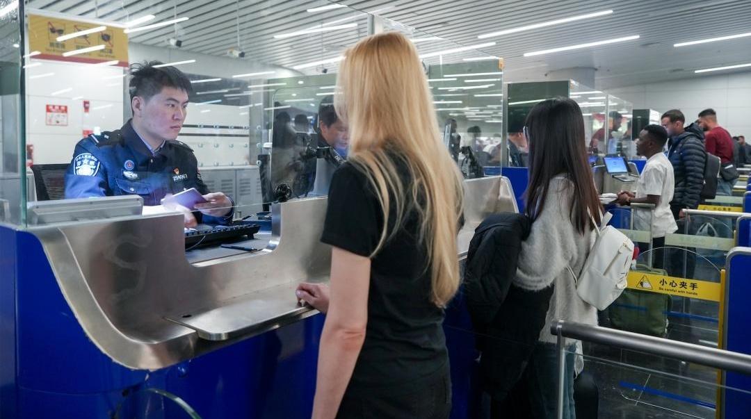 同比增长19%！广州边检：2025年出入境客流超1800万人次