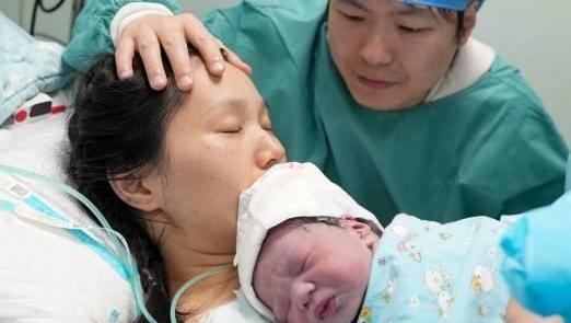 2026“元旦宝宝”来啦!他是妈妈最勇敢的决定