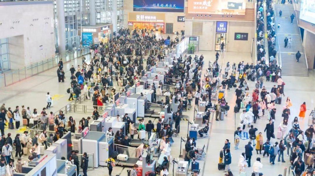 元旦假期第二天国铁广州局预计发送旅客190.7万人次