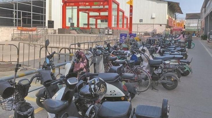 让电动自行车“有地停” !广州各地铁口有妙招