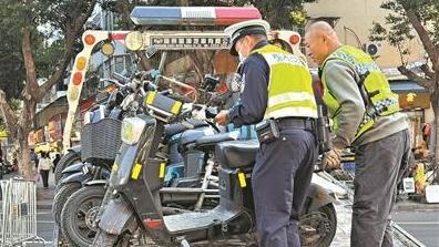 屡次驾驶无牌电单车上路?广州交警:见一次扣一次