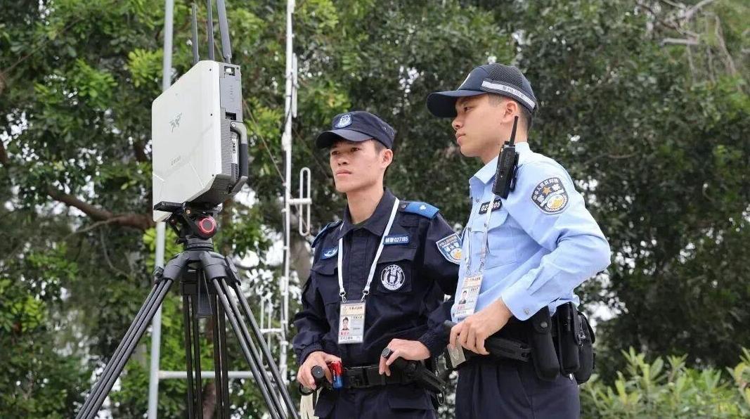 飞无人机前,“实名登记+空域查询”缺一不可