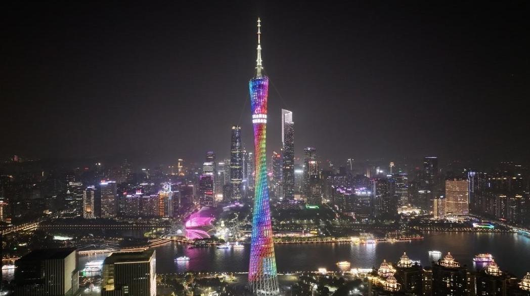 庆祝广州日报报业集团成立三十周年，广州塔亮灯打CALL