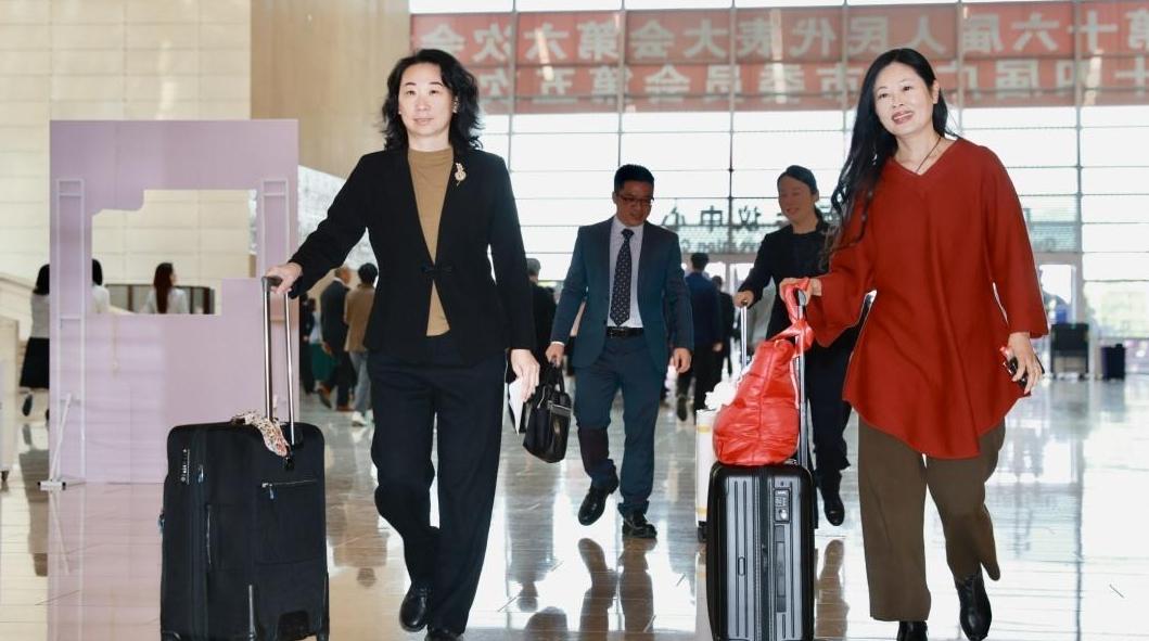 怀揣“金点子”共绘“十五五”，人大代表赴会履职丨2026广州两会