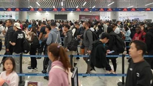 白云机场口岸今年以来出入境客流突破100万人次